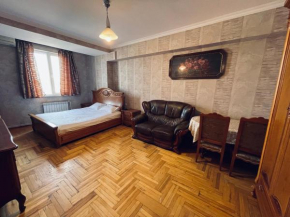 Gyulbenkyan 39B TopHouse, Yerevan